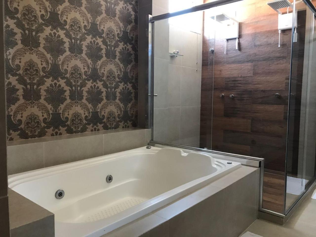 Nantes Executive Hotel Pitanga Ngoại thất bức ảnh